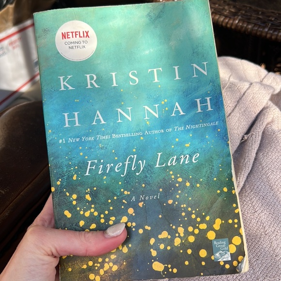 Stephen King “11/22/63” and Kristin Hannah “Firefly Lane” - Picture 5 of 7